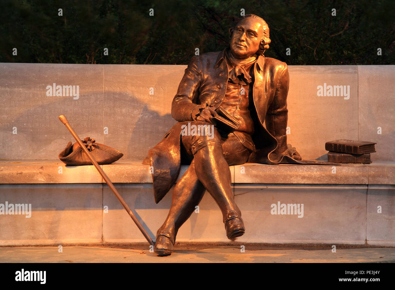 The George Mason Memorial in Washington, D.C. honors Founding Father George Mason, who was the author of the notable Virginia Declaration of Rights Stock Photo