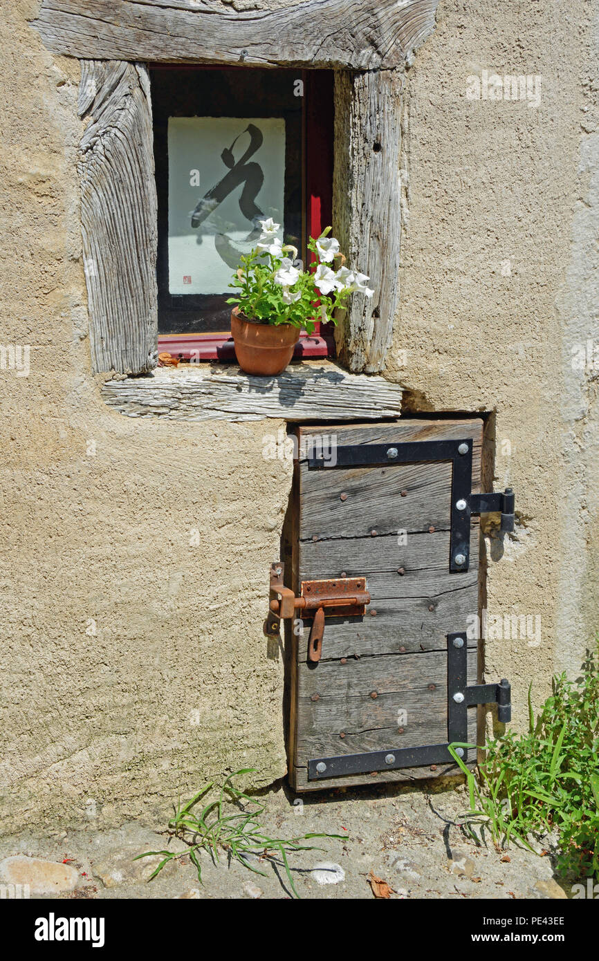 The pretty village of Perouges in the south of France Stock Photo - Alamy