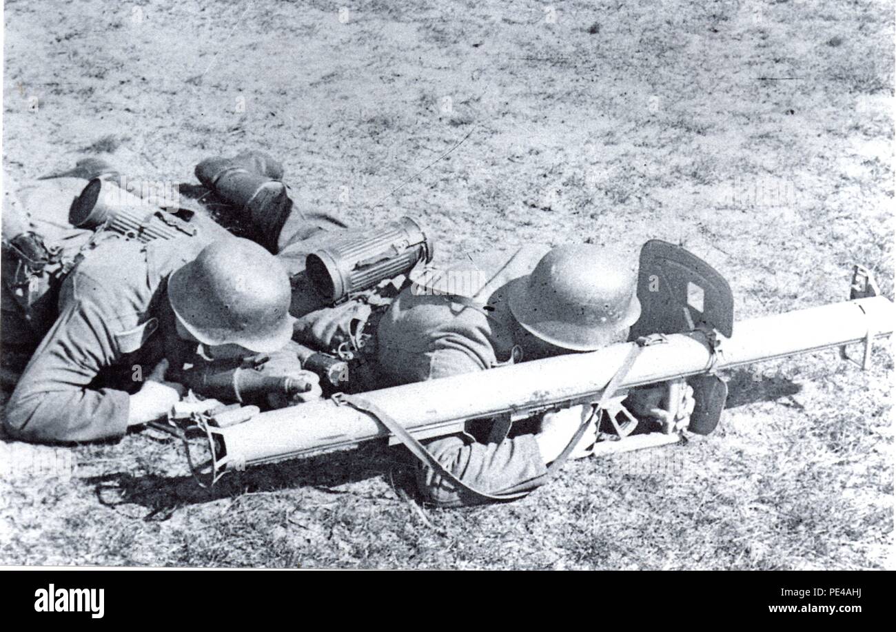 German bazooka panzerschreck hi-res stock photography and