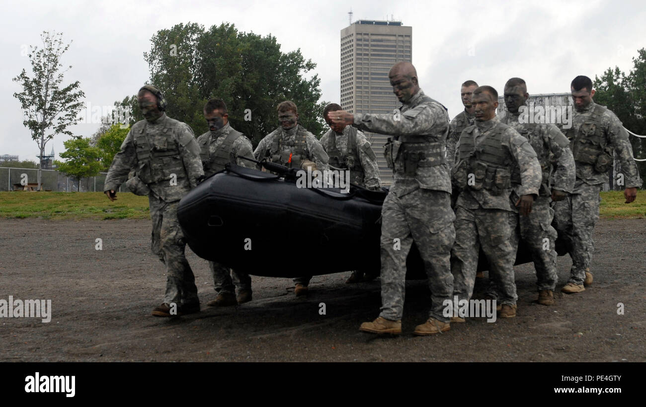 F470 Combat Rubber Raiding Craft High Resolution Stock Photography and ...