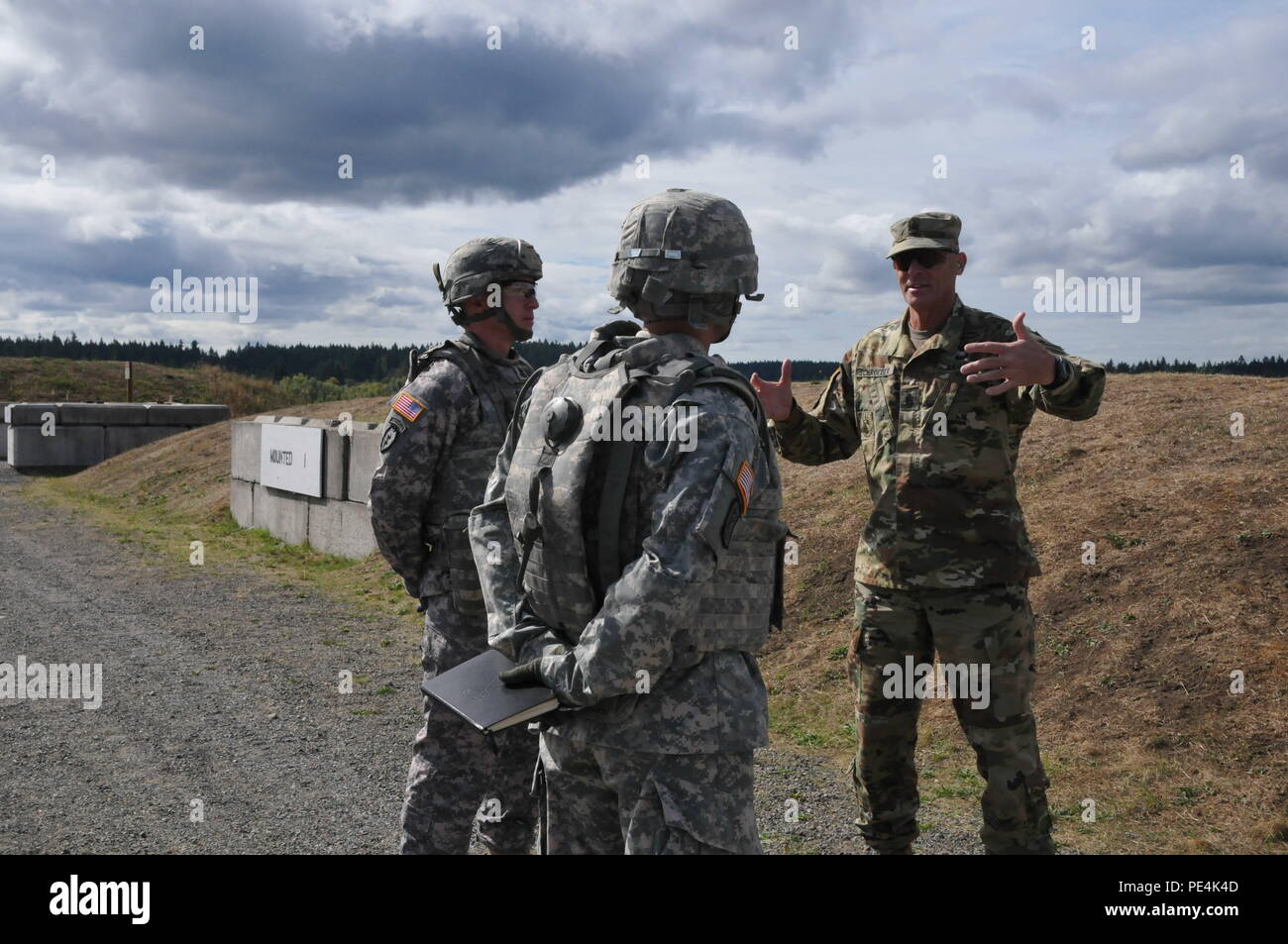 Command sgt maj scott c schroeder hi-res stock photography and images ...