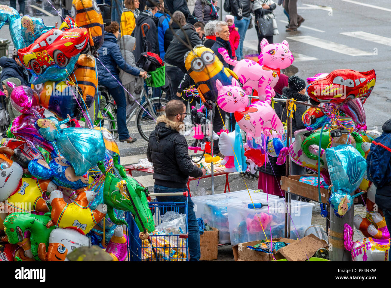 Balloon seller sellers hires stock photography and images Alamy