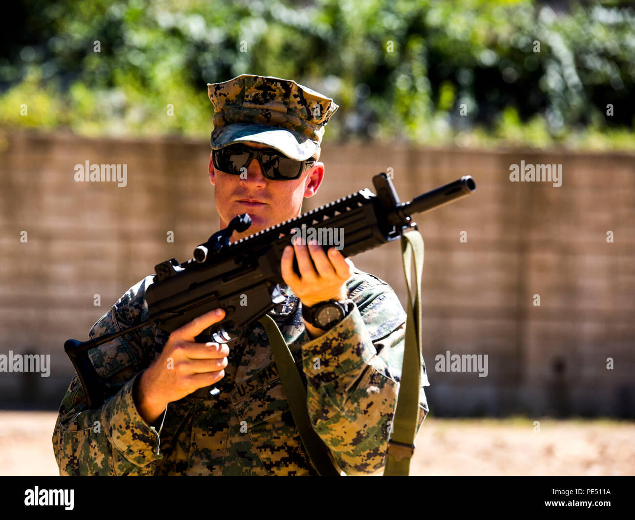 capt-michael-kohler-inspects-a-republic-of-korea-k-1-weapon-during