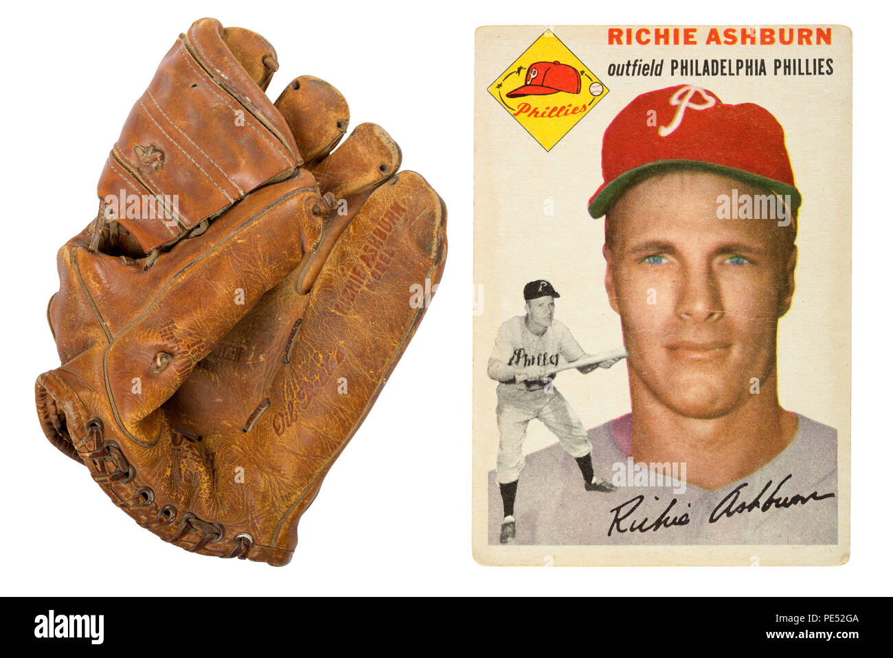 A 1950s Hutch 40L Richie Ashburn autographed baseball glove and an original 1954 Richie Ashburn baseball card Stock Photo