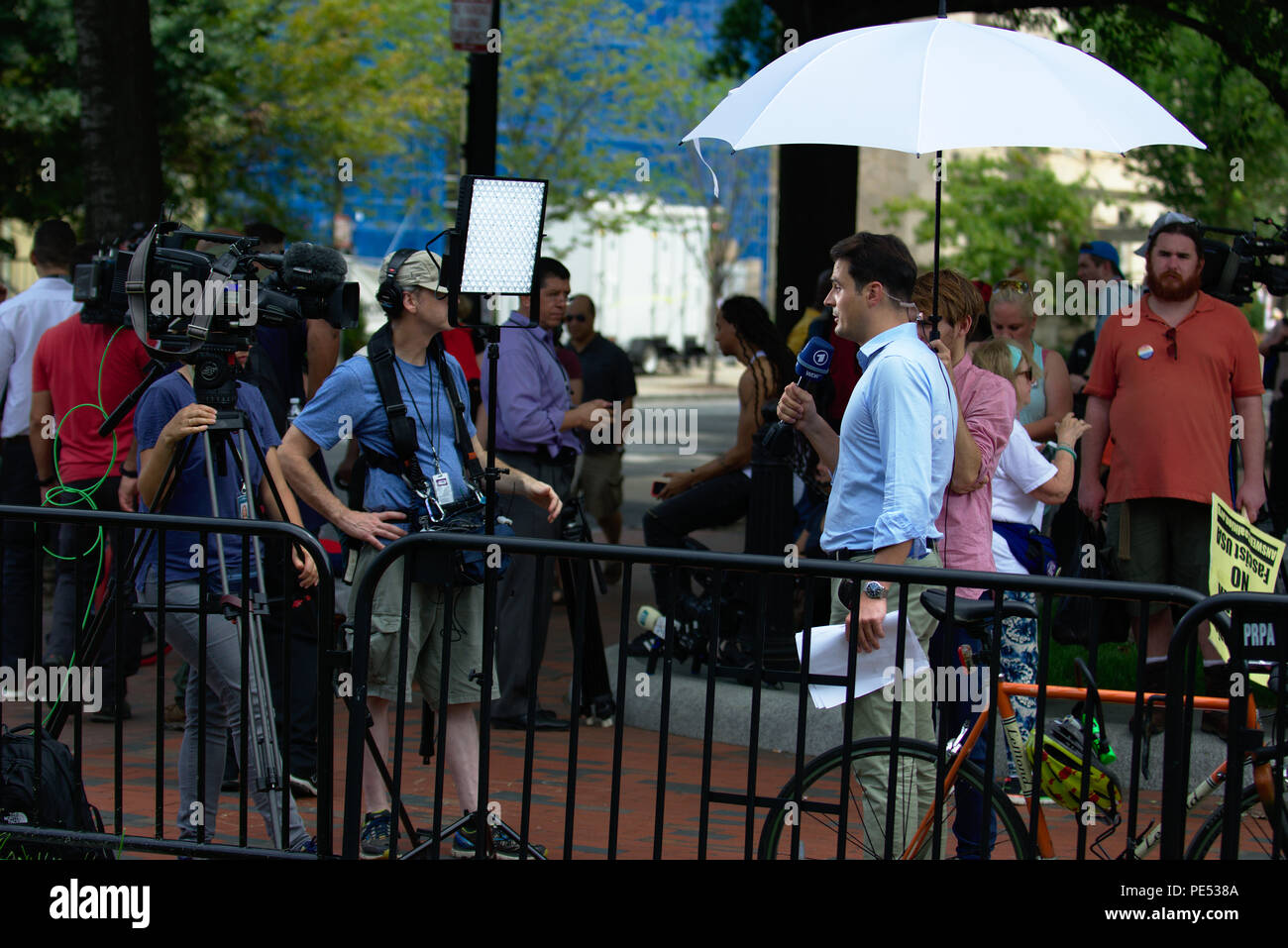 counter protesters at Unite the Right rally at Layette square in front of  the White House Stock Photo