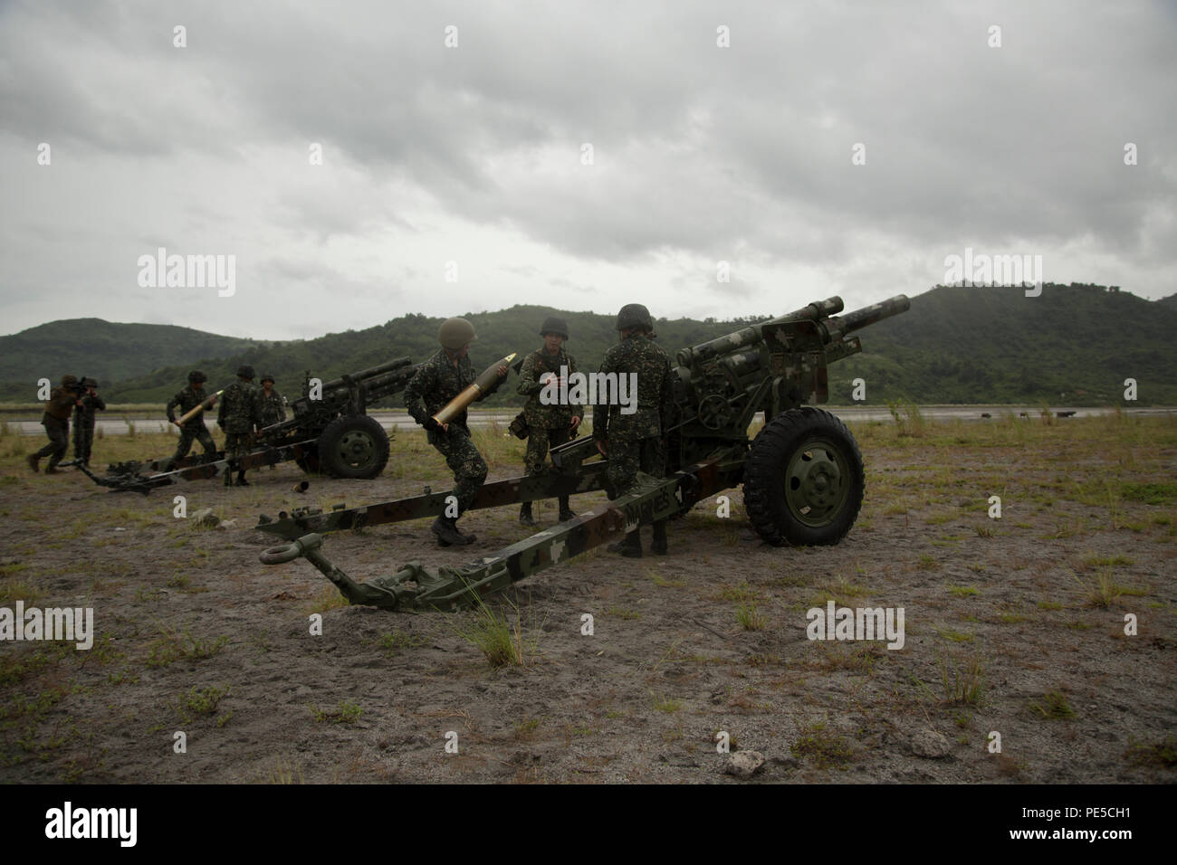 M101 howitzer hires stock photography and images Alamy