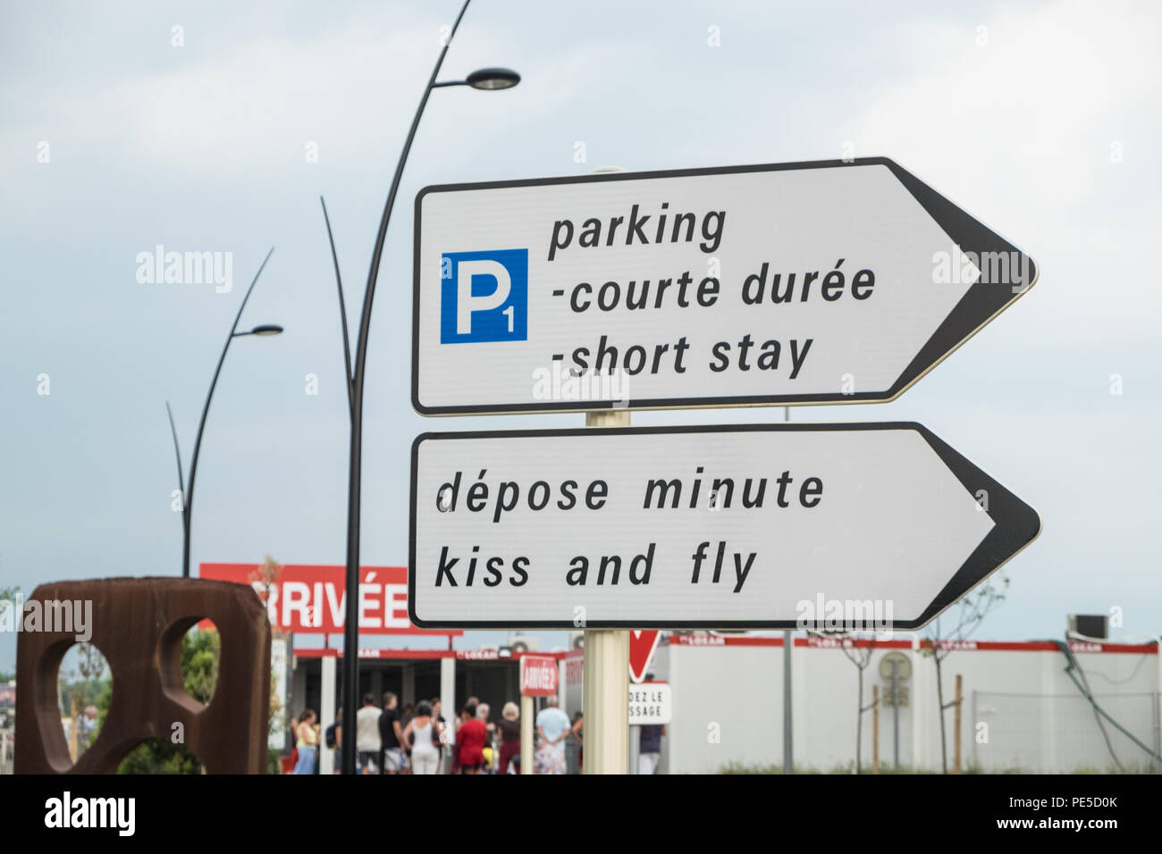 Free,parking,for,15,minutes,kiss and fly,quick,passenger,pick up,at, Carcassonne,Airport,Aude,region,South,of,France,French,Europe,European, Stock Photo