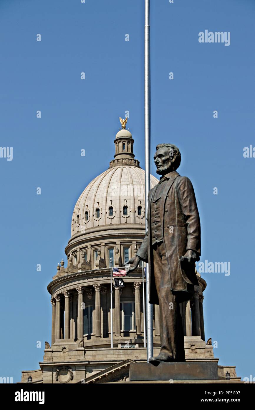 Idaho State Capitol in Boise with Lincoln statue Stock Photo Alamy