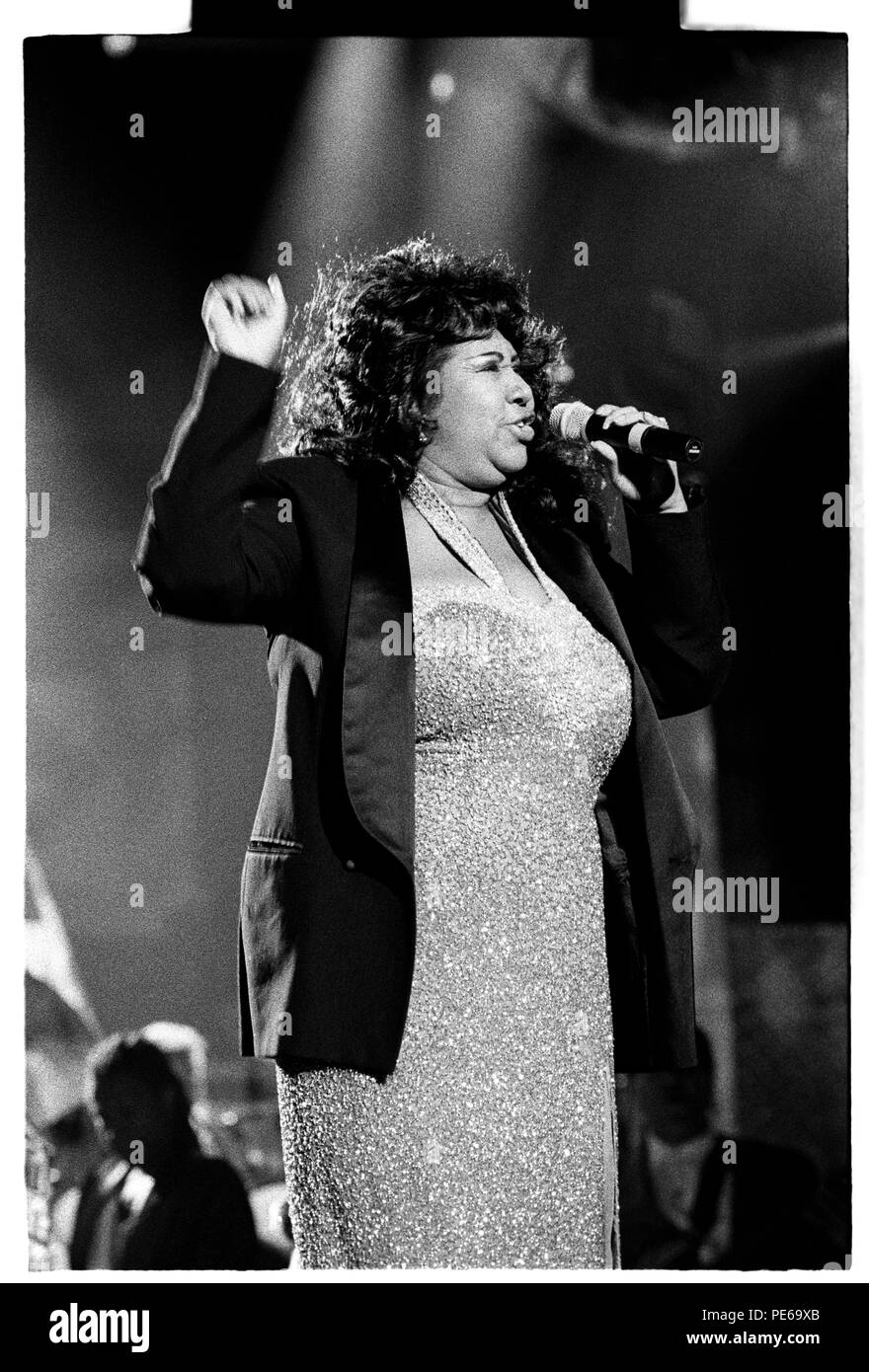 ***FILE PHOTO*** R&B LEGEND ARETHA REPORTEDLY GRAVELY ILL AND SURROUNDED BY FAMILY IN DETROIT HOSPITAL Aretha Franklin performing in Feb 1995 Jay Blakesberg/MediaPunch Stock Photo