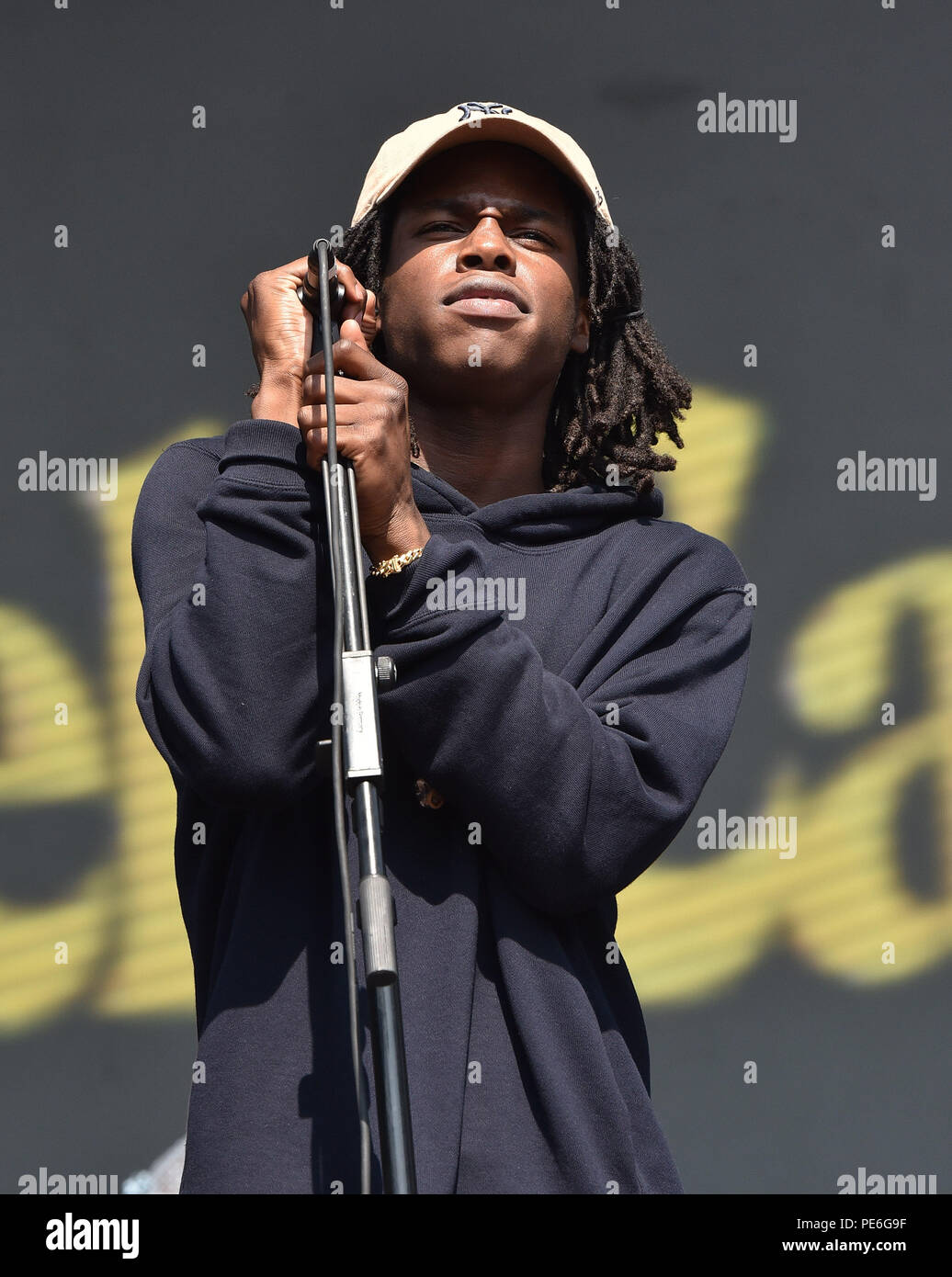 From Coachella: Daniel Caesar Provides a Silhouette of Beauty, Arts