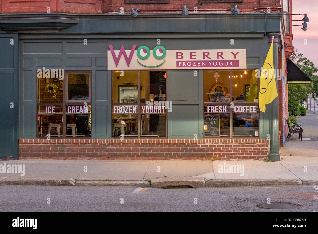 Woo Berry on Highland Street in Worcester, MA is a favorite place to get great frozen yogurt Stock Photo
