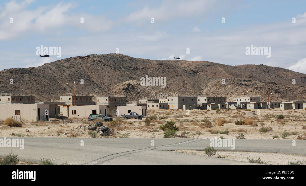 U.S. Soldiers assigned to the 2nd Battalion, 8th Infantry Regiment, 1st ...