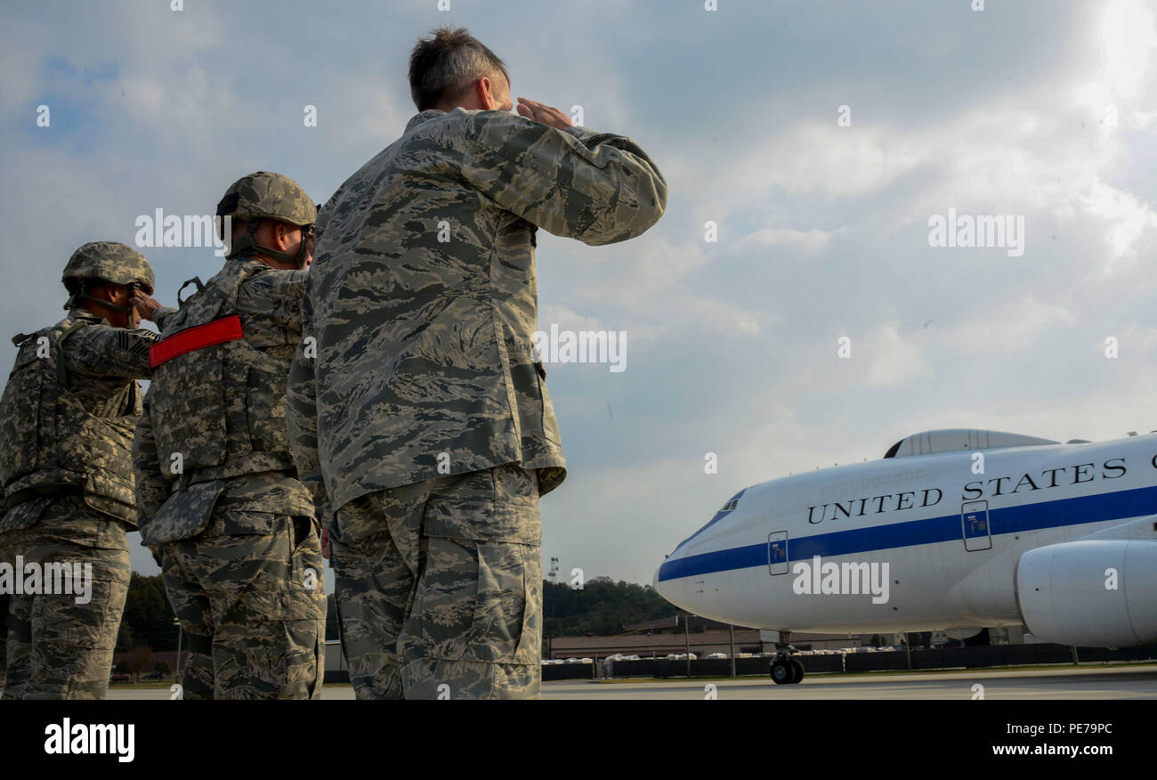 Right to left, Lt. Gen. Terrence O'Shaughnessy, U.S. Forces Korea