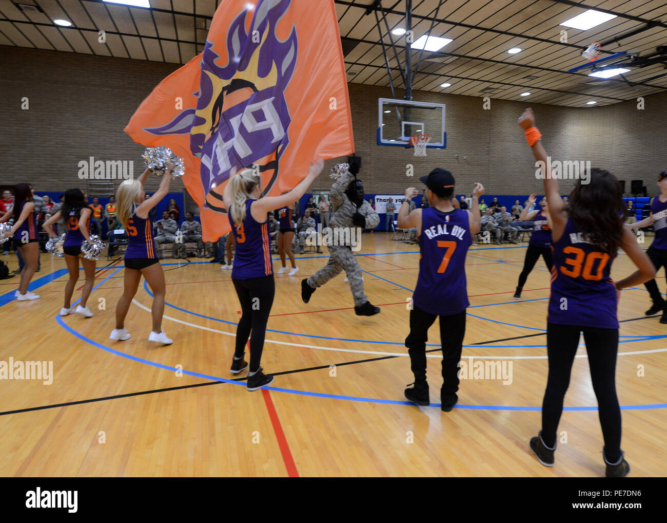 Phoenix suns mascot hi-res stock photography and images - Alamy
