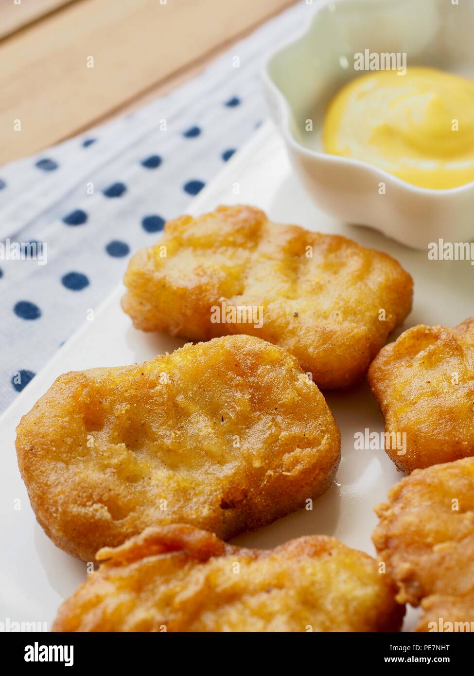 Chicken nuggets and honey mustard sauce Stock Photo Alamy