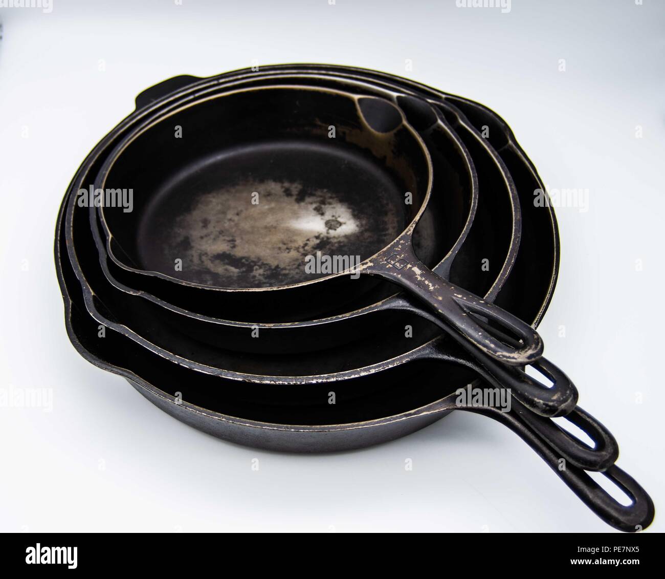 Cast iron oval serving dish hi-res stock photography and images - Alamy