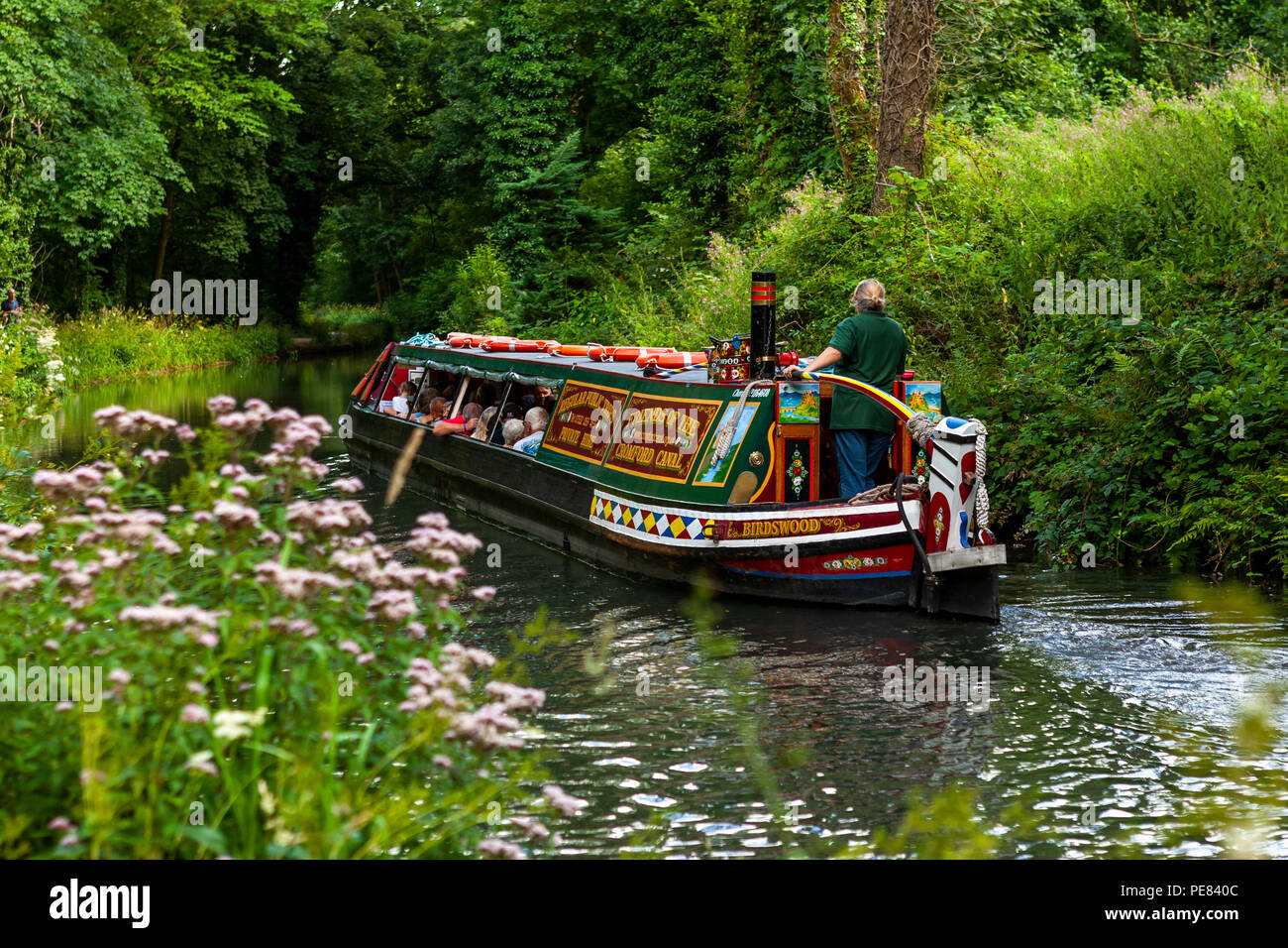 friends-of-the-cromford-canal-narrowboat-respects-the-traditions-and