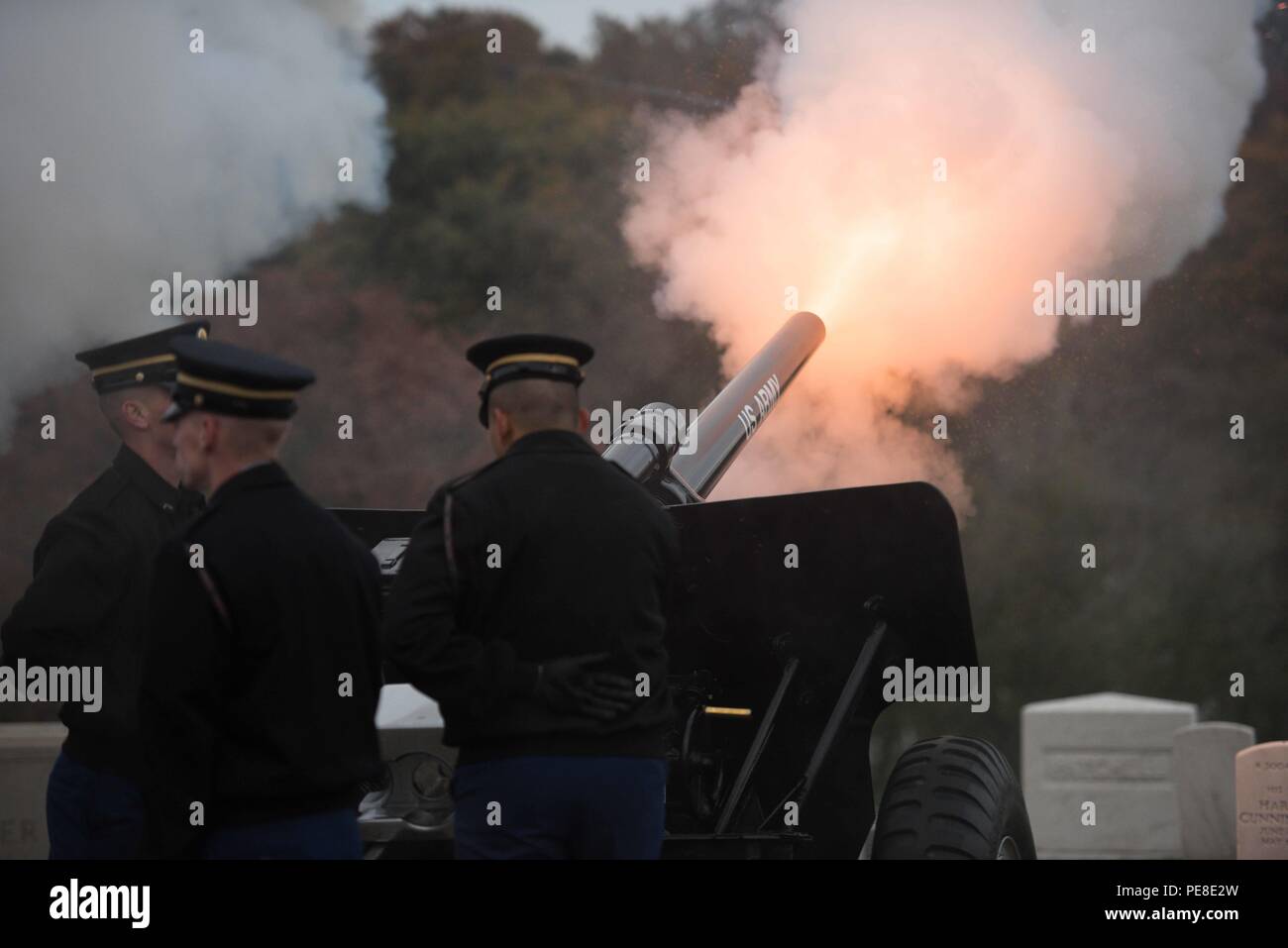 https://c8.alamy.com/comp/PE8E2W/the-presidential-salute-battery-psb-3d-us-infantry-regiment-the-old-guard-conducts-ceremonial-training-in-arlington-national-cemetery-va-oct-27-2015-the-presidential-salute-battery-founded-in-1953-fires-cannon-salutes-in-honor-of-the-president-of-the-united-states-visiting-foreign-dignitaries-and-official-guests-of-the-unites-states-the-battery-also-fires-in-support-of-memorial-affairs-for-all-military-services-in-arlington-national-cemetery-in-addition-the-battery-fires-for-ceremonies-and-special-events-throughout-the-national-capital-region-the-presidential-salute-batter-PE8E2W.jpg