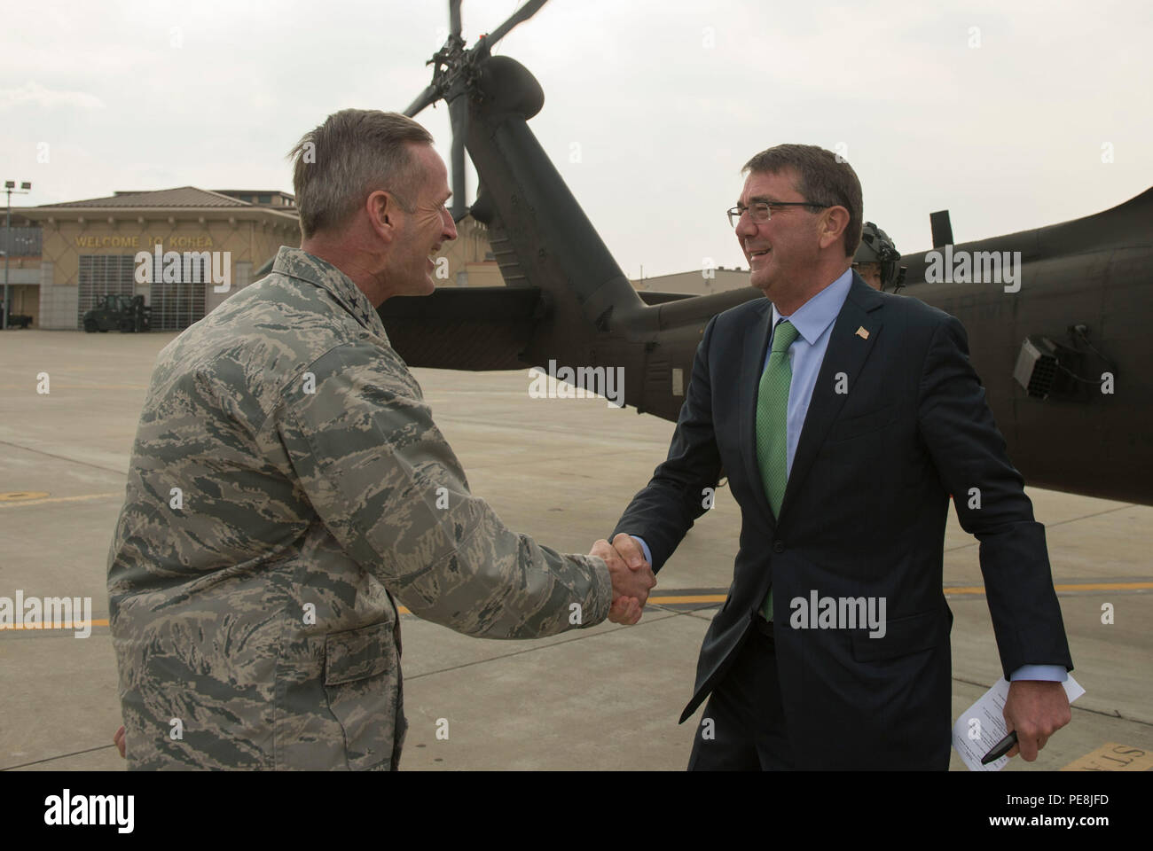 Secretary of Defense Ash Carter says goodbye to Lt. Gen. Terrence O