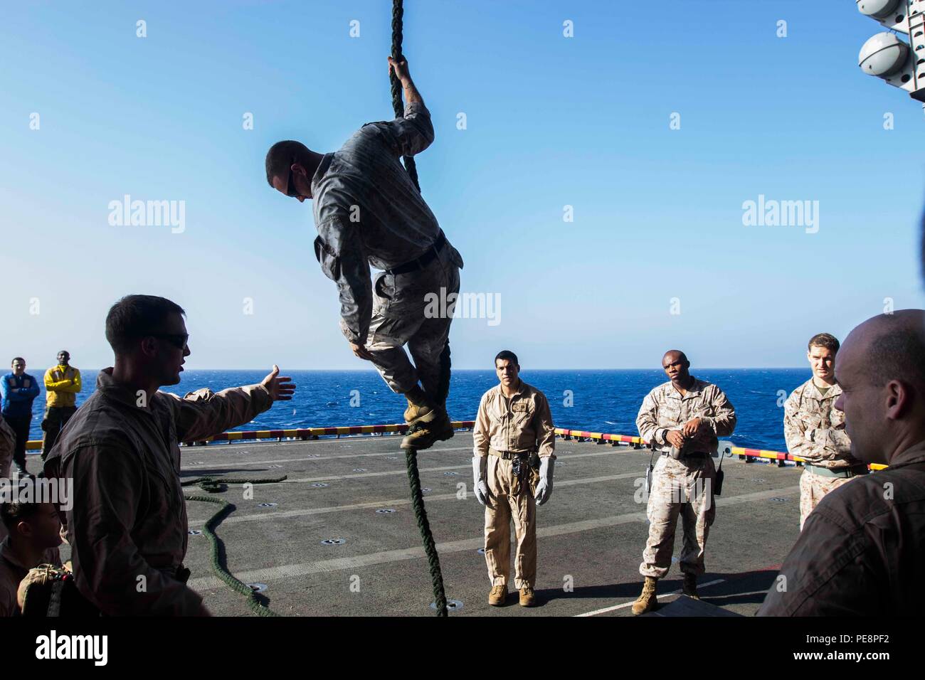 Static fast rope hi-res stock photography and images - Alamy