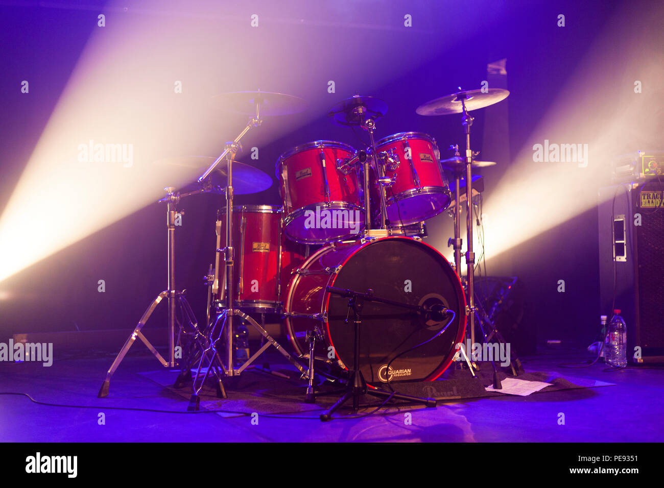 Drum kit in concert Stock Photo Alamy