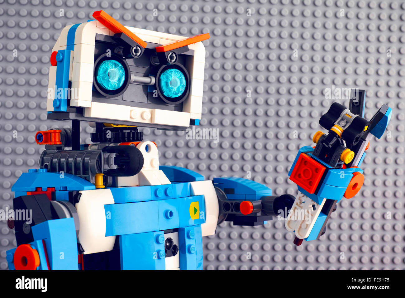 lego robot 2018