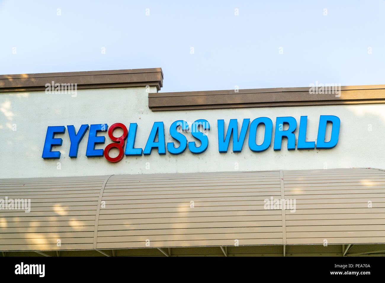 Eyeglass sales world locations