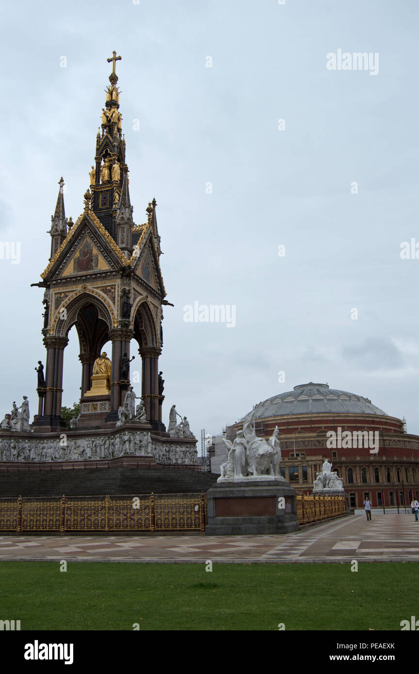 The Albert Memorial in Kensington Gardens with the Royal Albert Hall in the background, London Stock Photo