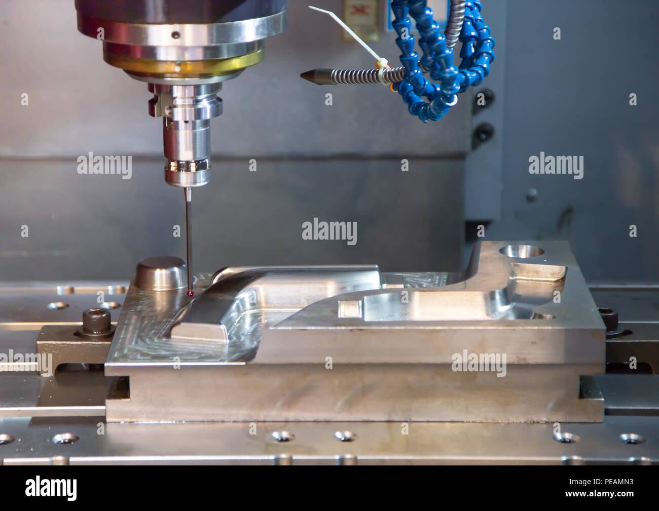 Industry machining measured dimension of workpiece on milling machine