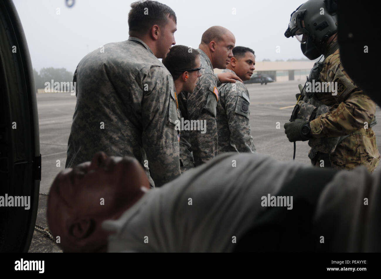 Medevac helicopter carry wounded hi-res stock photography and images ...