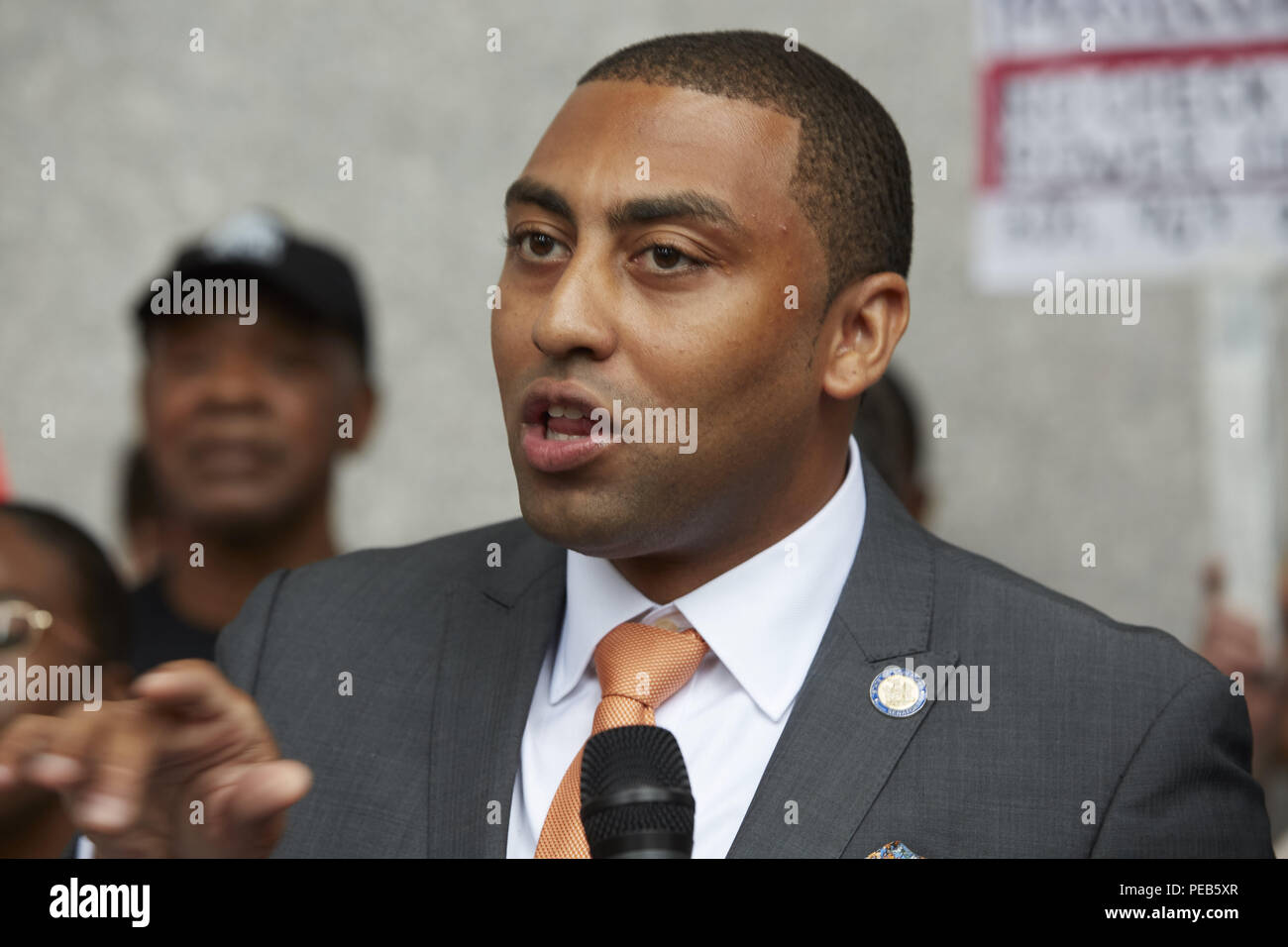 New York, New York, USA. 13th Aug, 2018. New York Senator JAMAAL BAILEY (l) speaks to the crowd at today's outreach to New York Governor Andrew Cuomo to sign the bipartisan legislation to establish the nation's first commission to investigate prosecutorial misconduct. Credit: Mark J. Sullivan/ZUMA Wire/Alamy Live News Stock Photo
