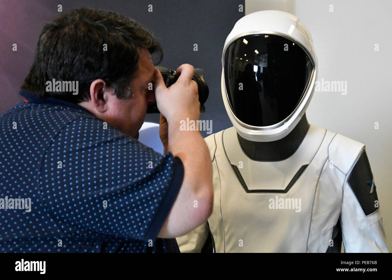 Hawthorne California Usa 13th August 2018 Spacex Displays Some Of The Latest Space Flight Gear During A Meet And Greet With Spacex Engineers And Nasa Astronauts Bob Behnken Doug Hurley Victor Glover