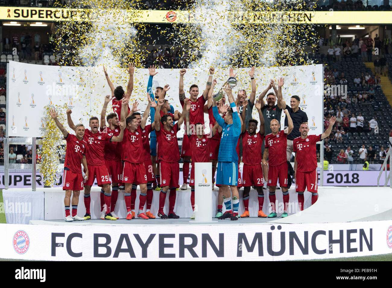 Frankfurt Deutschland 12th Aug 2018 The Munich Players Cheer With Supercup Cup Award Ceremony Trophies Honor Jubilation Cheer Cheering Joy Cheers Celebrate Final Jubilation Full Figure Landscape Football Dfl Supercup 2018 Eintracht