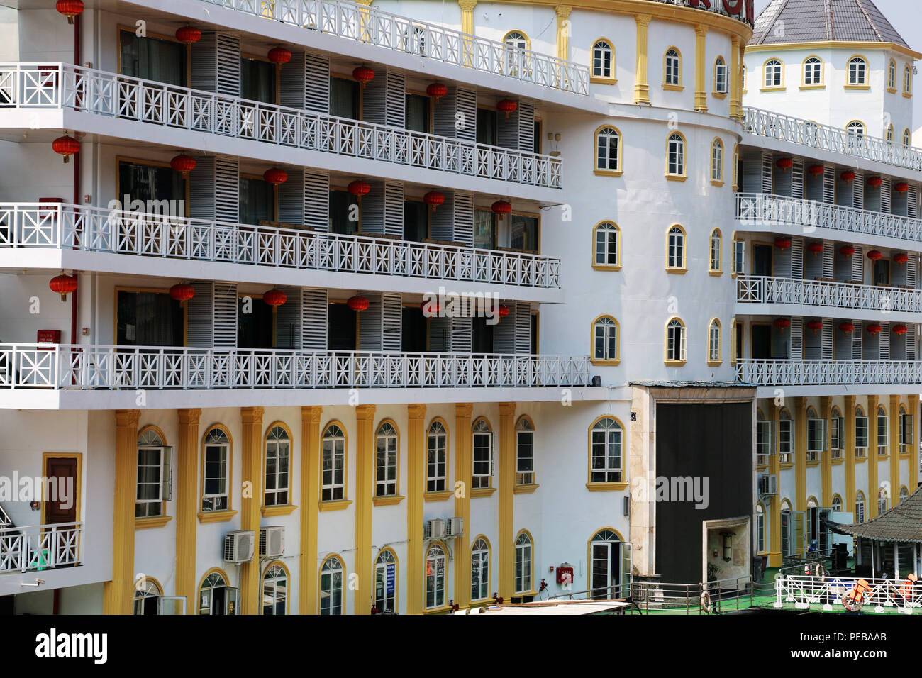 Chongqin, Chongqin, China. 14th Aug, 2018. Chongqing, CHINA-The 7-storey sightseeing boat looks like a luxurious hotel at Yangtze River in southwest China's Chongqing. Credit: SIPA Asia/ZUMA Wire/Alamy Live News Stock Photo