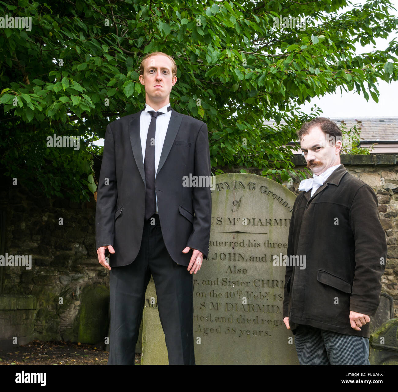 Lovecraft grave hi-res stock photography and images - Alamy
