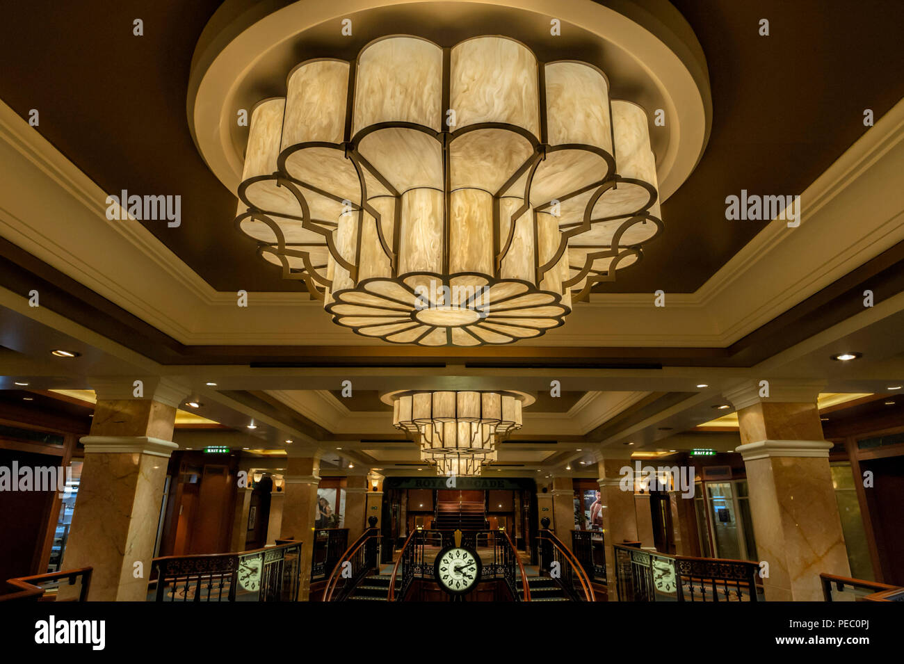 Interior On Queen Elizabeth Cruise Liner Showing Luxurious Art Deco Lighting Stock Photo Alamy