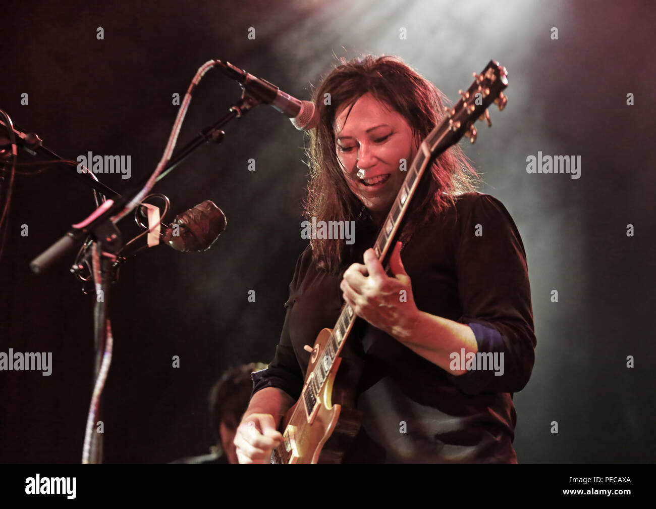 Kim deal hi-res stock photography and images - Alamy