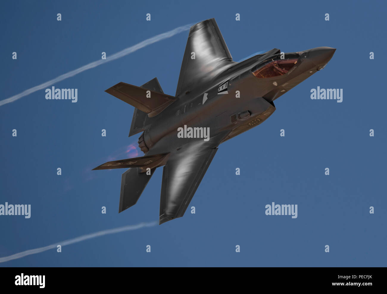 Lockheed F35A in a HighG Turn Stock Photo Alamy