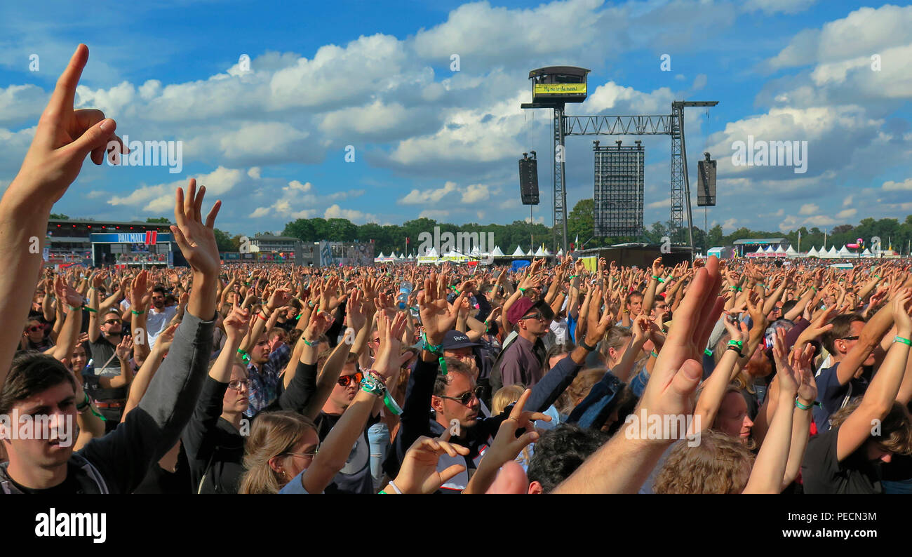 Zuschauer, Lollapalooza, Festival, Hoppegarten, Brandenburg, Deutschland Stock Photo