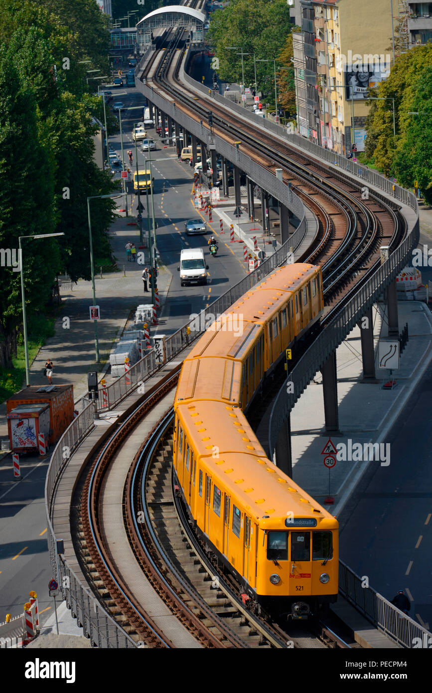 U-Bahn, U1, Gitschiner Strasse, Kreuzberg, Berlin, Deutschland Stock Photo