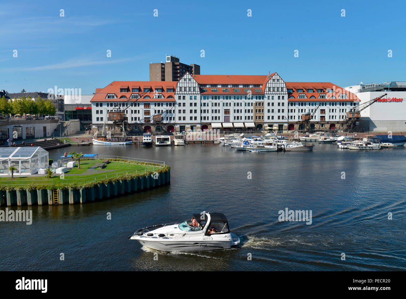 Einkaufszentrum, Tempelhofer Hafen, Tempelhof, Berlin, Deutschland Stock Photo