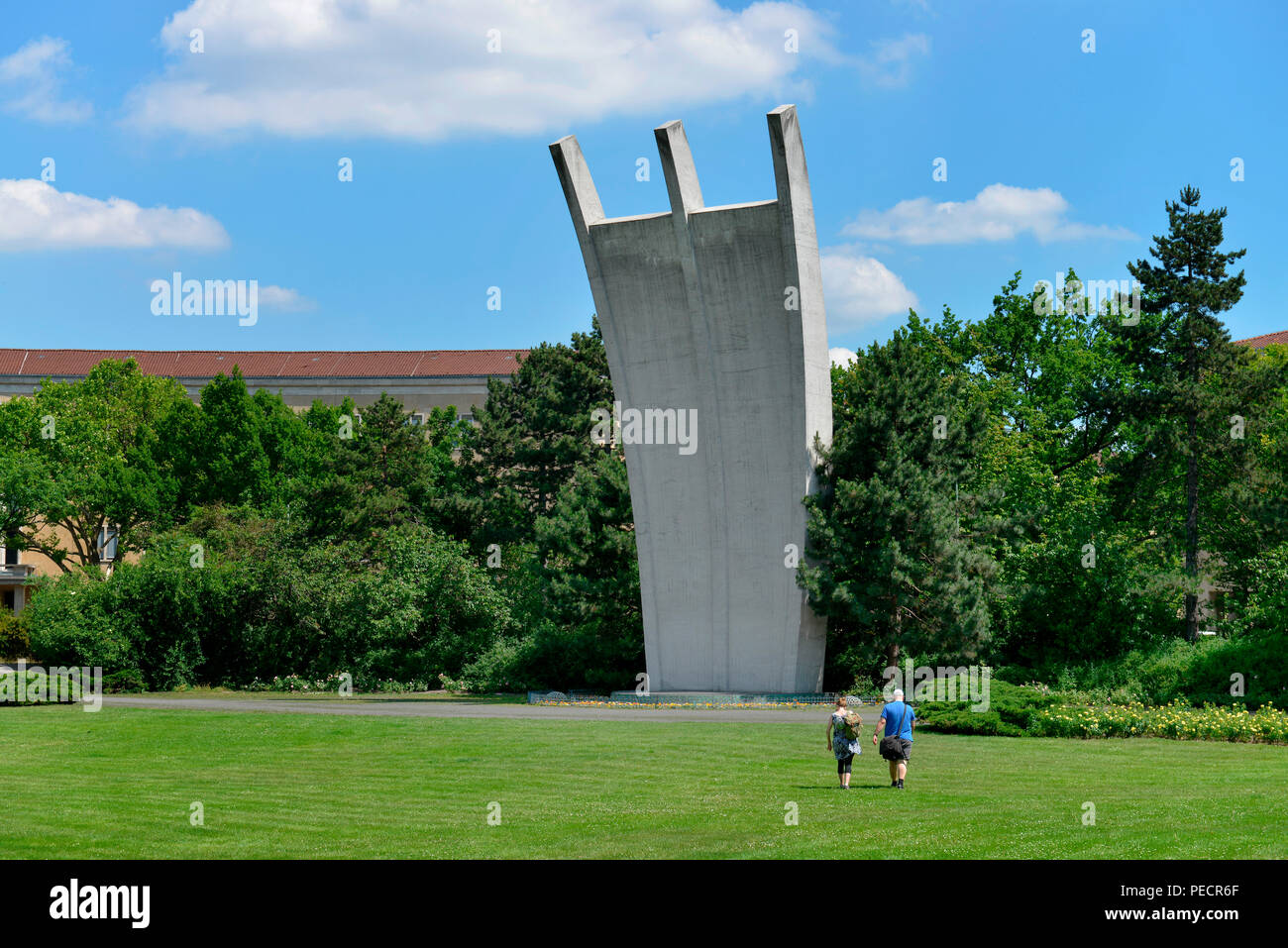 Luftbrueckendenkmal, Platz der Luftbruecke, Tempelhof, Berlin, Deutschland Stock Photo