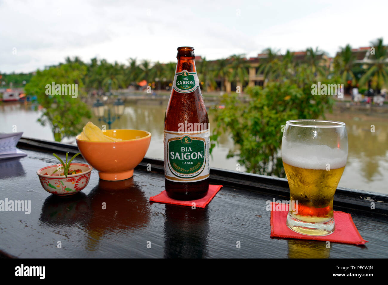 Bia Saigon, Thu Bon Fluss, Hoi An, Vietnam Stock Photo