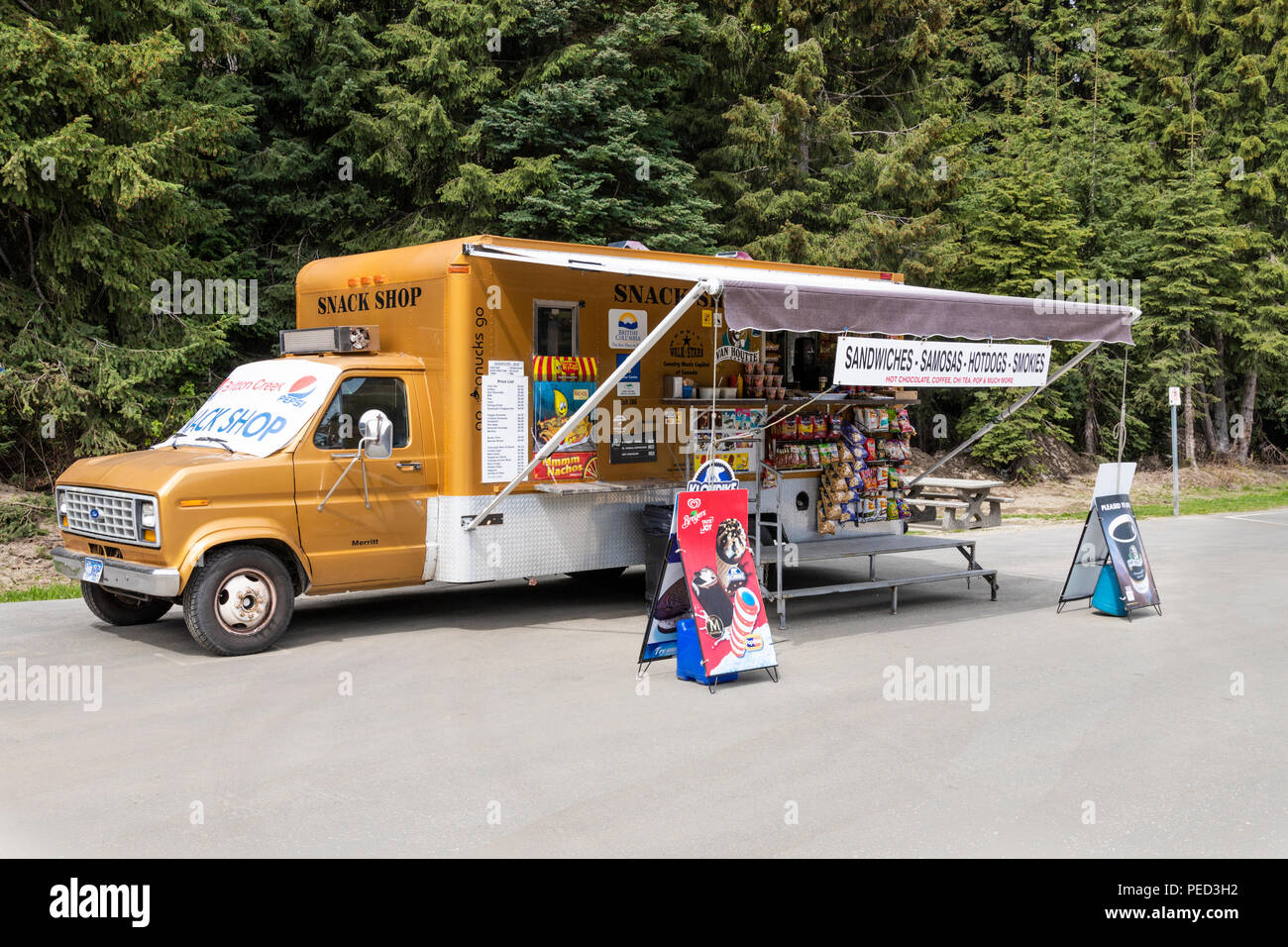 Mobile snack van vans hi-res stock photography and images - Alamy