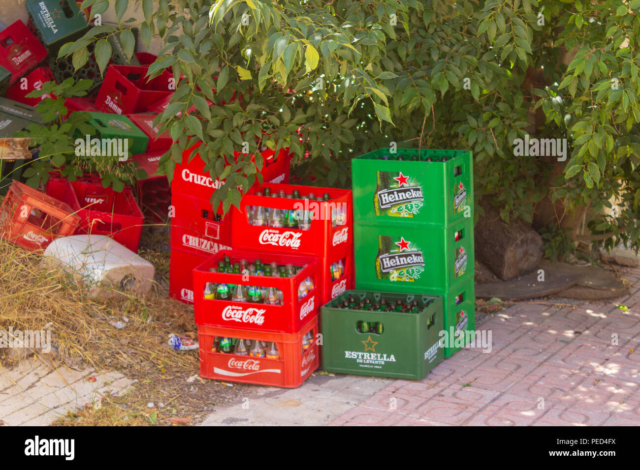 Crates Of Beer Stock Photos & Crates Of Beer Stock Images Alamy