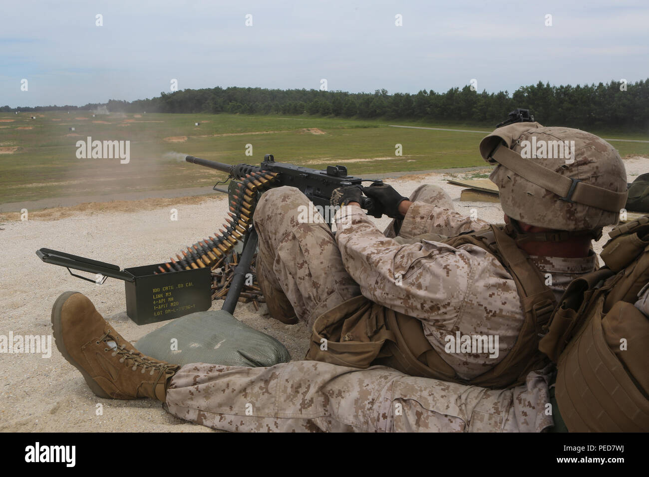 A machine gun team from Support Company, 2nd Combat Engineer Battalion ...