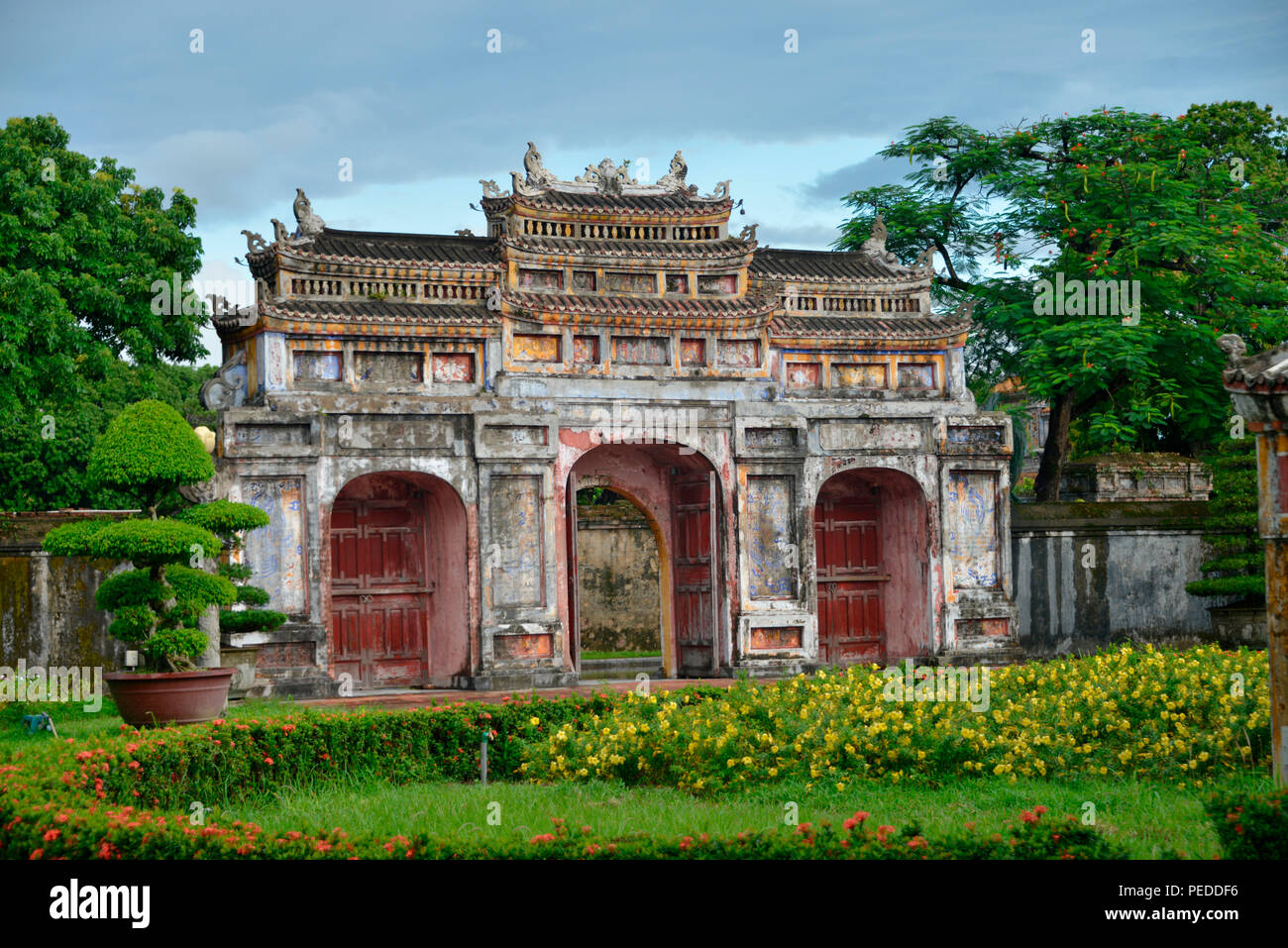 Phung Tien Tor, Purpurne verbotene Stadt, Kaiserstadt, Hue, Vietnam Stock Photo