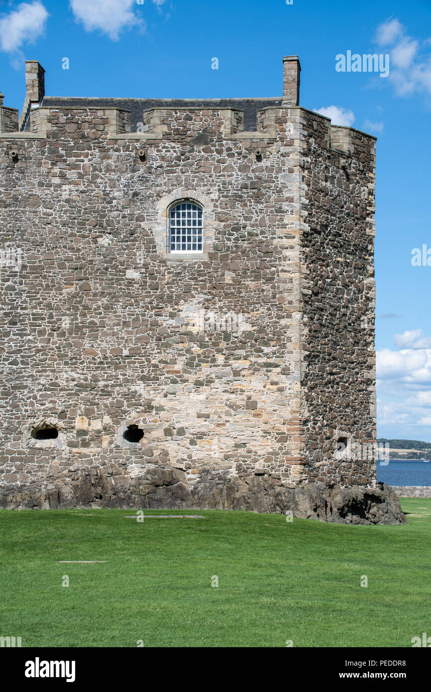 The outer wall of Blackness Castle on a sunny day Stock Photo Alamy