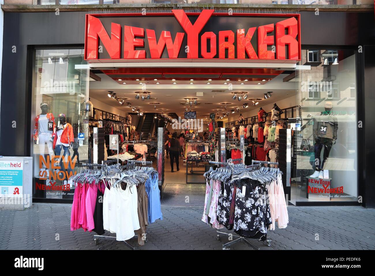 New yorker fashion hi res stock photography and images Alamy