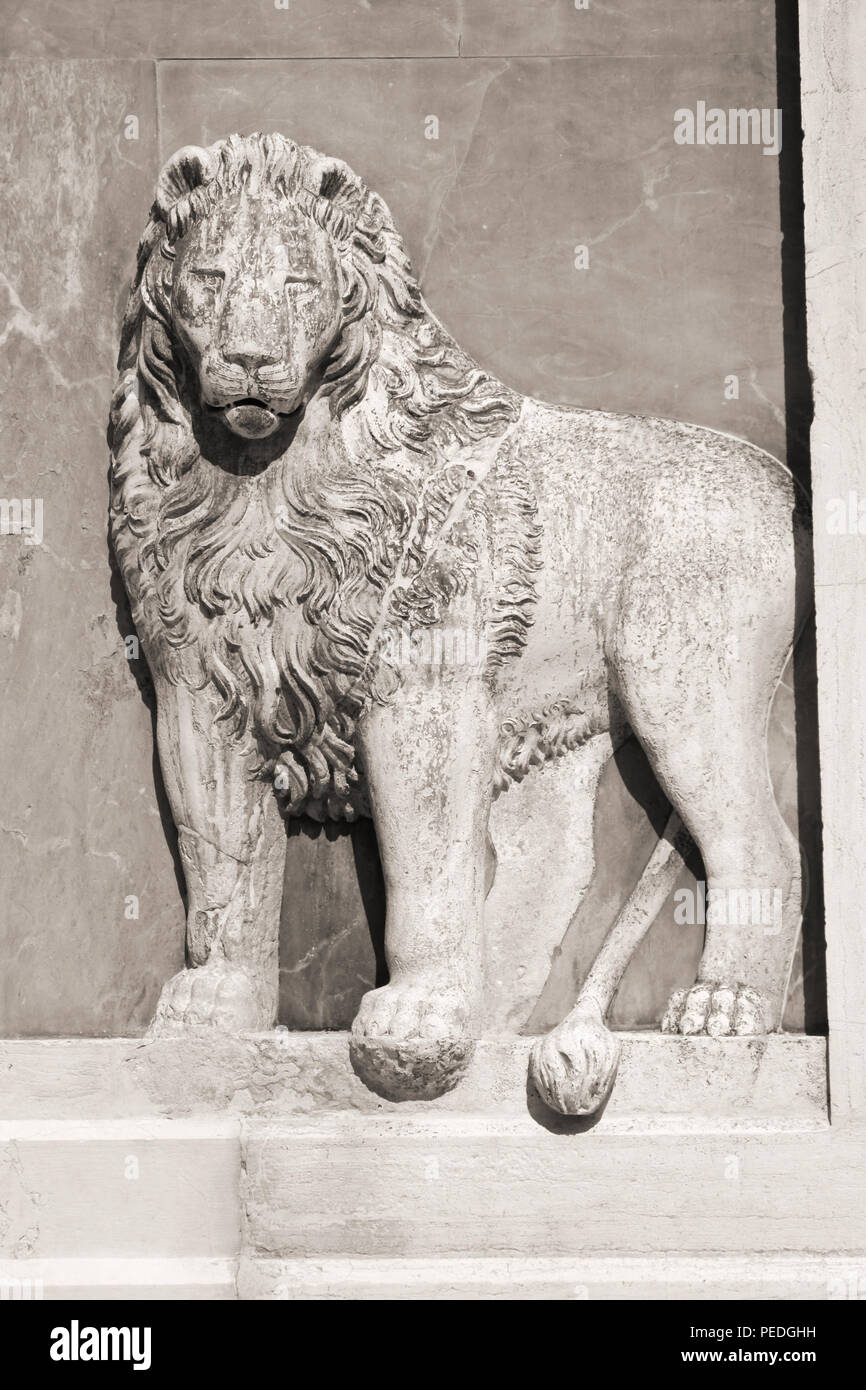 Lion bas relief sculpture in Venice, Italy Stock Photo - Alamy